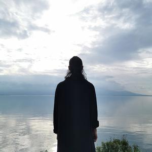 秘书掀起蕾丝裙被打屁股视频
